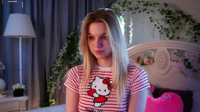 Snapshot of EdlinAlliston chatting on November 15, 2:35 pm EdlinAlliston online show from November 15, 2:35 pm