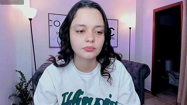 Bella-hadiid online show from February 25, 11:08 am