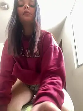 Bella-hadiid online show from March 20, 5:58 pm