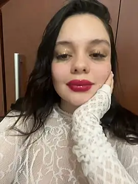 Bella-hadiid online show from March 22, 10:59 pm