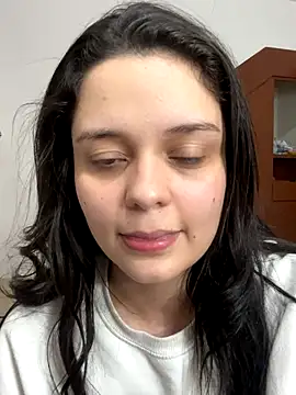 Bella-hadiid online show from September 12, 11:26 pm