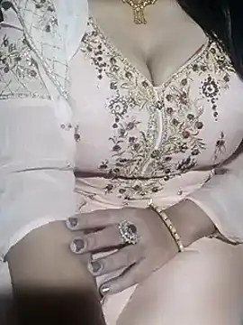 Snapshot of Anamika_Kapoor chatting on February 26, 10:31 pm Anamika Kapoor online show from February 26, 10:31 pm