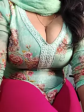 Snapshot of Anamika_Kapoor chatting on November 17, 11:10 pm Anamika Kapoor online show from November 17, 11:10 pm