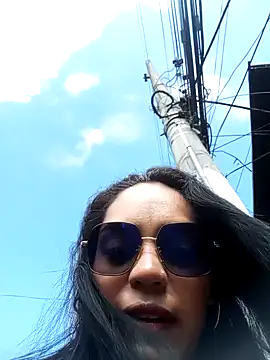 Snapshot of Sara-77 chatting on December 3, 2:05 pm Sara-77 online show from December 3, 2:05 pm