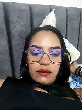 Snapshot of Sara-77 chatting on December 6, 6:50 pm Sara-77 online show from December 6, 6:50 pm