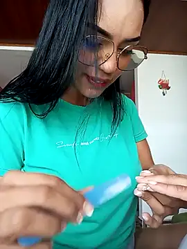 Snapshot of Sara-77 chatting on December 7, 3:19 pm Sara-77 online show from December 7, 3:19 pm