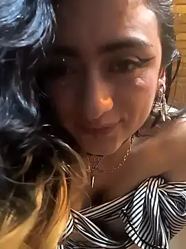 Lila Desiree online show from December 3, 4:58 am