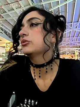 Lila Desiree online show from December 12, 11:47 pm