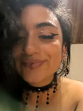 Lila Desiree online show from December 17, 4:23 am