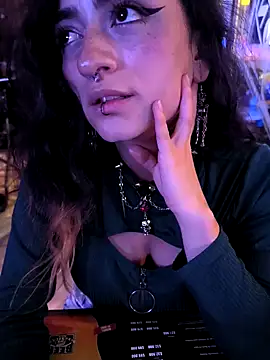 Lila Desiree online show from January 18, 2:58 am