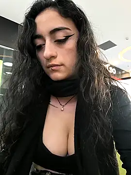 Lila Desiree online show from May 9, 3:06 pm