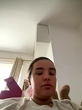 maisiesmithx online show from October 8, 10:57 am