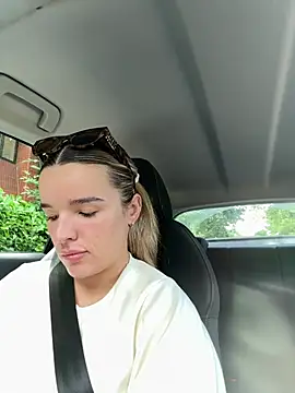 maisiesmithx online show from June 2, 11:12 am