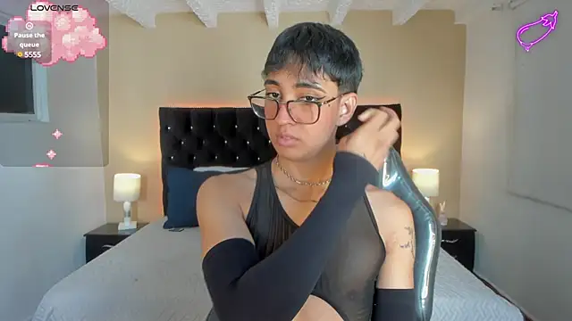 Dark hairy  online show from March 7, 2:01 pm