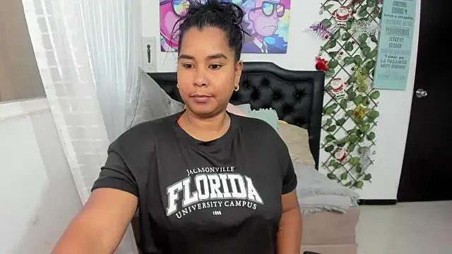 sensual-laura online show from February 9, 3:12 pm