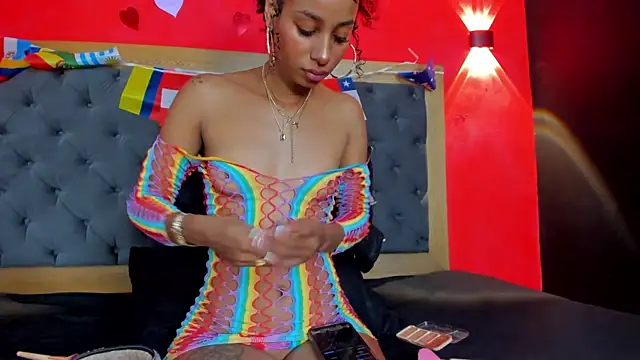 YayaHilton online show from June 27, 5:56 am