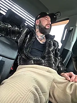 Snapshot of Beardedtattood chatting on March 8, 1:26 pm Beardedtattood online show from March 8, 1:26 pm