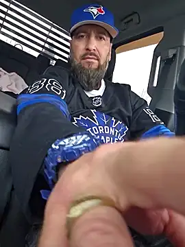 Snapshot of Beardedtattood chatting on May 6, 1:38 pm Beardedtattood online show from May 6, 1:38 pm