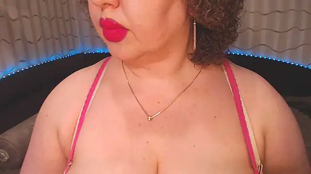 BustyKatty online show from December 17, 10:11 pm