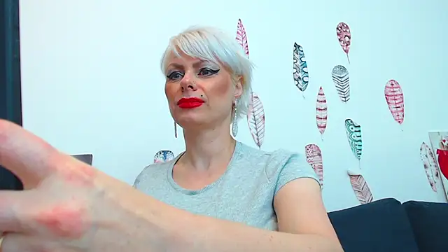 ForeverBarbie  online show from September 19, 11:16 pm