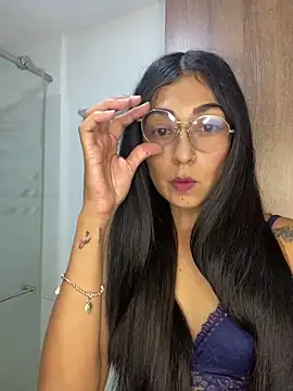 Snapshot of Annie-Hank chatting on December 15, 1:57 am Annie-Hank online show from December 15, 1:57 am