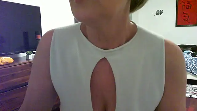 Snapshot of __Angel78__ chatting on September 15, 1:22 pm Angel78 online show from September 15, 1:22 pm