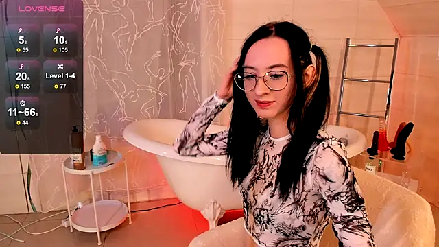 Dark Lola  online show from December 14, 9:40 am