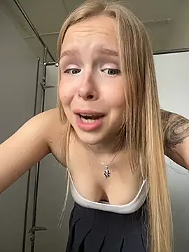 mur girl online show from July 14, 12:55 pm