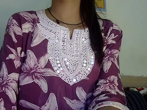 MAAYRA 09 online show from February 17, 3:19 pm