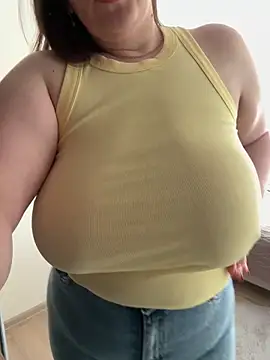 Your Hot Sister01 online show from March 8, 8:33 am