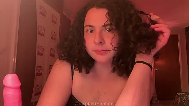 Snapshot of RaspberryTommyFTM chatting on October 29, 2:58 am RaspberryTommyFTM online show from October 29, 2:58 am