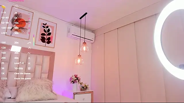 Snapshot of Kim_miller4 chatting on January 23, 6:56 pm Kim miller4 online show from January 23, 6:56 pm