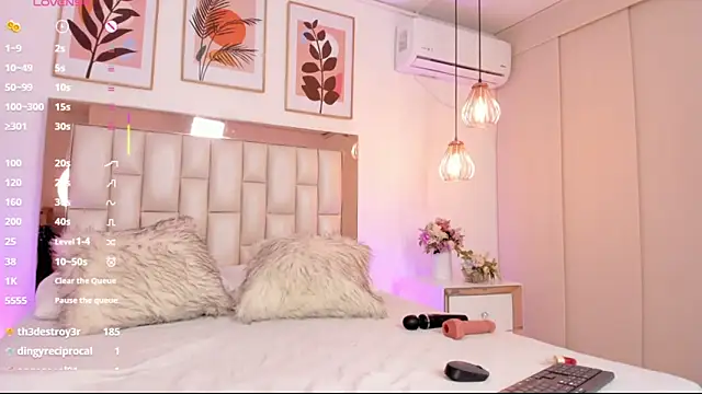 Snapshot of Kim_miller4 chatting on January 23, 10:01 pm Kim miller4 online show from January 23, 10:01 pm