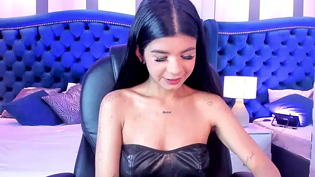 Snapshot of Violet_Grace chatting on October 21, 4:19 pm Violet Grace online show from October 21, 4:19 pm