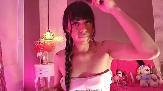 Snapshot of DannaDooll99 chatting on June 7, 1:15 pm DannaDooll99 online show from June 7, 1:15 pm
