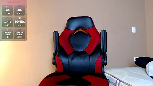 Snapshot of karlgiles_ chatting on January 20, 6:21 pm karlgiles online show from January 20, 6:21 pm