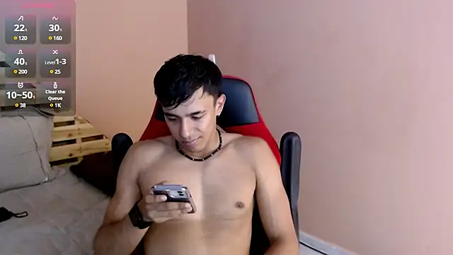 Snapshot of karlgiles_ chatting on February 19, 6:10 pm karlgiles online show from February 19, 6:10 pm