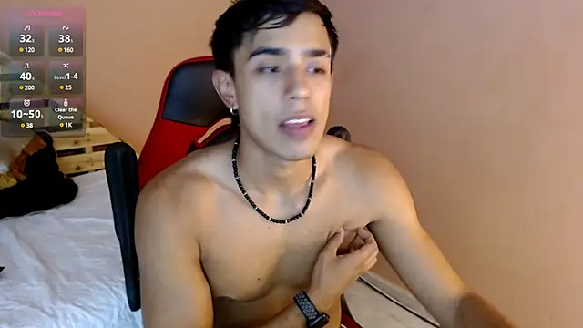 Snapshot of karlgiles_ chatting on February 27, 5:47 pm karlgiles online show from February 27, 5:47 pm