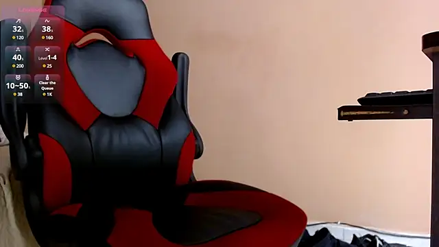 Snapshot of karlgiles_ chatting on March 8, 6:47 pm karlgiles online show from March 8, 6:47 pm