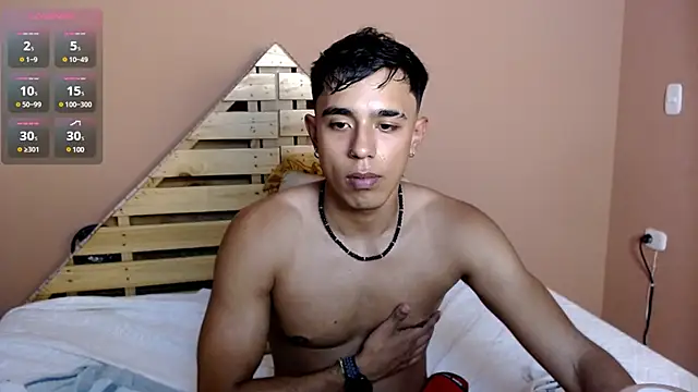 Snapshot of karlgiles_ chatting on March 16, 6:34 pm karlgiles online show from March 16, 6:34 pm