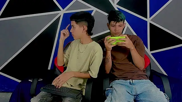 migueyalejo teens online show from March 13, 4:16 am