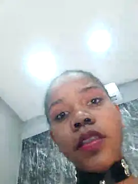 Snapshot of Luciia_cute chatting on December 25, 4:44 am Luciia cute online show from December 25, 4:44 am