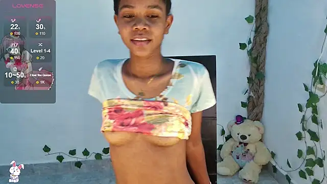 Snapshot of Luciia_cute chatting on March 11, 6:43 am Luciia cute online show from March 11, 6:43 am