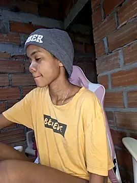 Snapshot of Luciia_cute chatting on September 13, 1:38 am Luciia cute online show from September 13, 1:38 am