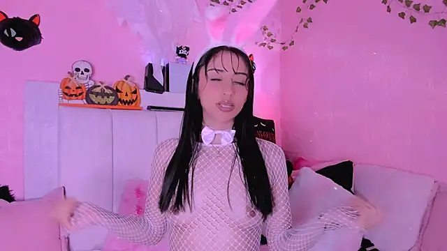 gabyye capprins online show from October 26, 1:33 am