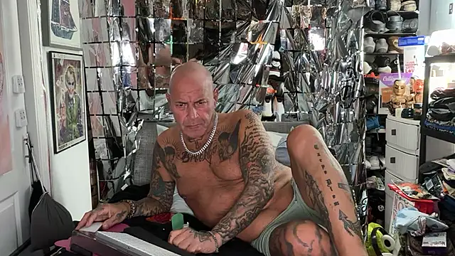 joeytatts66 online show from May 9, 2:17 am