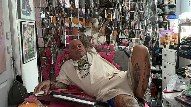 joeytatts66 online show from May 14, 1:34 am
