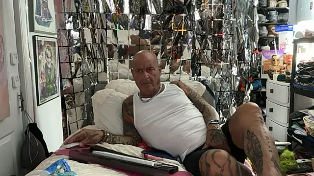 joeytatts66 online show from May 18, 3:02 am