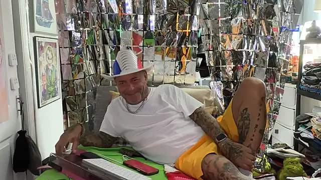 joeytatts66 online show from May 20, 2:18 am