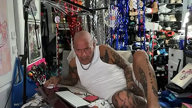 joeytatts66 online show from May 31, 1:58 am